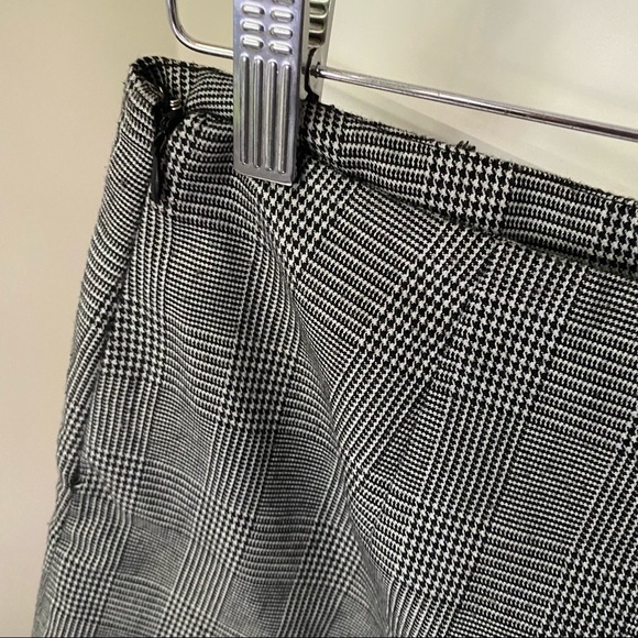 F21 Gray Plaid High Waisted Shorts - Picture 5 of 5